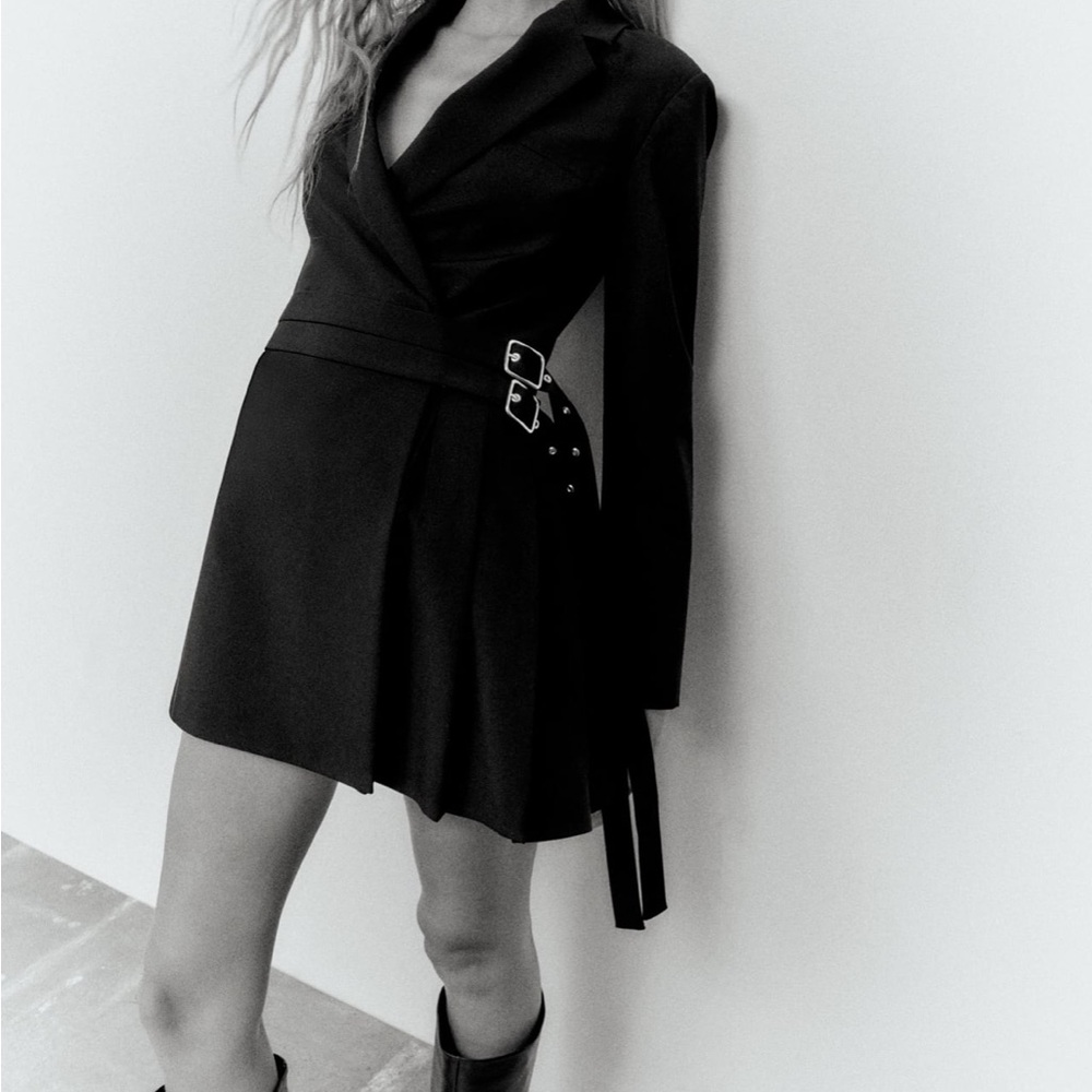 Box Pleated Blazer Dress 🖤